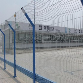 工厂直销 安全防护机场护栏网 浸塑隔离机场护栏网 量大价优