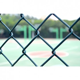 四川防护网厂家定制生产运动场围栏,镀锌勾花网,包塑勾花网,价格实惠