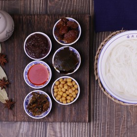 鸡汤鸡肉味米粉 绵阳米粉贴牌 绵阳米粉带调料包 米粉酱料生产厂家 连锁米粉店供货