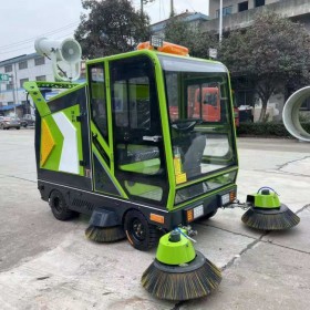 阿童木驾驶扫地车 清洁扫地机 小型驾驶式扫地机