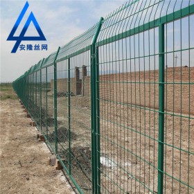 四川铁丝护栏网 边框护栏网 公路铁路护栏 边框折弯护栏网