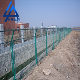 高速公路框架护栏网草绿色圈地边框护栏网框架铁丝防护栏可定制