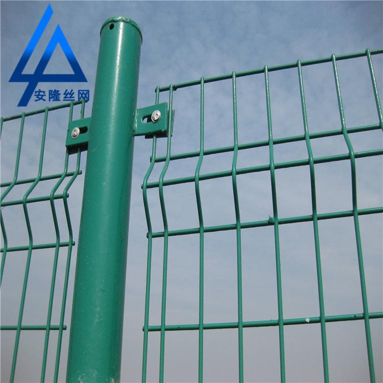 双边丝护栏网 包塑护栏网 圈山圈地隔离防护网