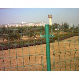 成都养殖护栏网 防护网价格 高速公路马路绿色护栏网 冠亿晟工厂销售
