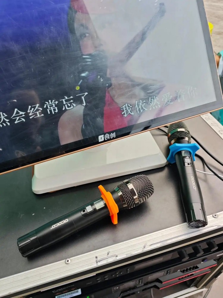 迪科科-DMT820-一拖二U段调频无线手持话筒发射单元05