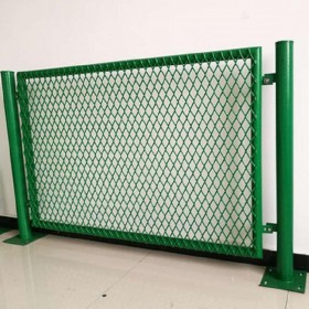 四川高速公路边框护栏网 四川绿色塑胶隔离栅栏 防护围栏铁丝网 市政护栏网