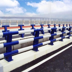 四川高速波形护栏厂家直供热镀锌波形护栏 隔离栏