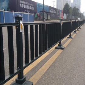 重庆锌钢护栏 家市政交通隔离护栏定制 高速护栏安装
