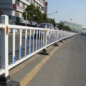 成都道路隔离栏 交通隔离带 市政可移动式隔离护栏批发厂家