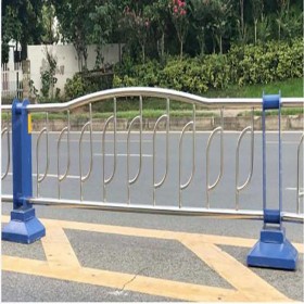 重庆道路不锈钢栏杆 不锈钢隔离护栏工厂