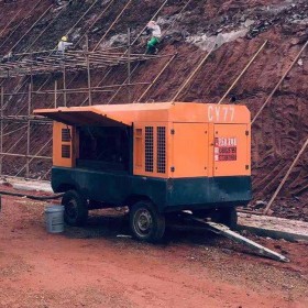 高速工地空压机租赁 根据工地施工情况租赁空压机型号 配送至高速工地施工现场