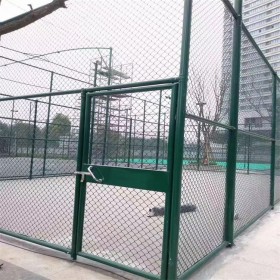 四川成都篮球场围栏厂家施工价格 球场围栏 体育场铁丝网  浸塑围网 球场护栏网厂家报价