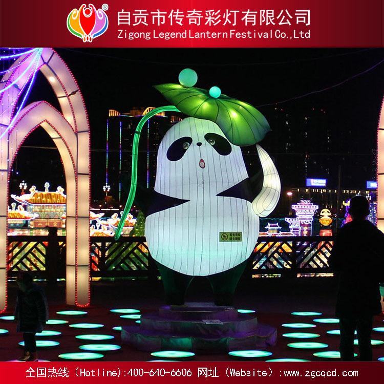 设计策划圣诞节主题装饰熊猫卡通灯