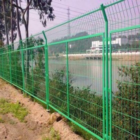 云南篮球场护栏隔离网生产厂家定制体育篮球篮球场地护栏隔离网