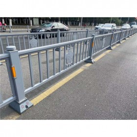 厂家供应 市政道路护栏 锌钢道路护栏 可加工定制 市政护栏
