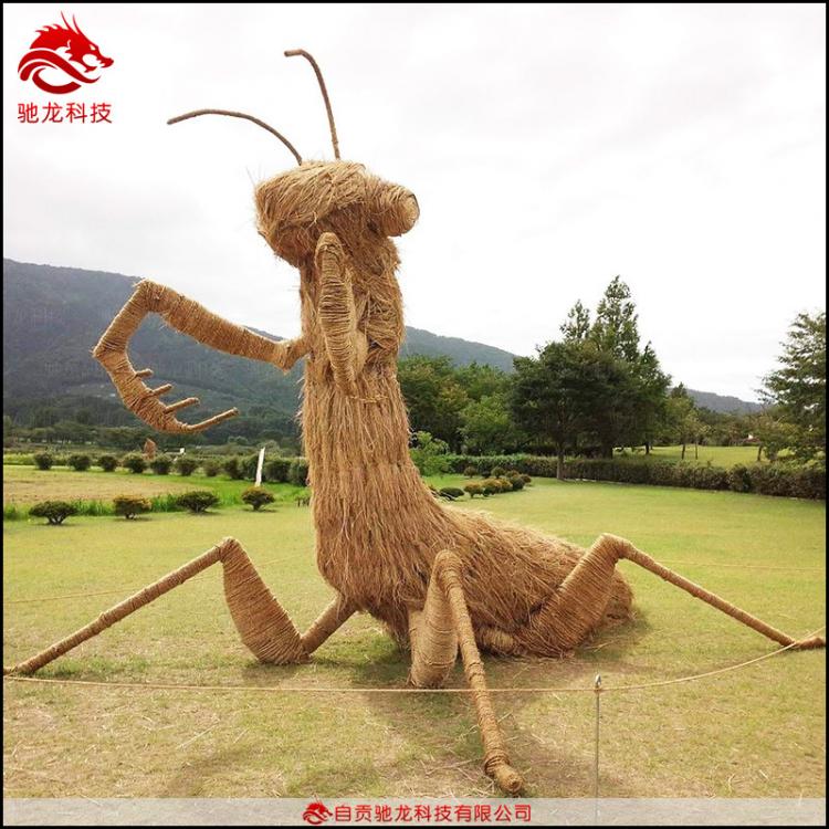 大型稻草雕塑螳螂草雕艺术装置农民丰收节道具展品农耕文化策划公司