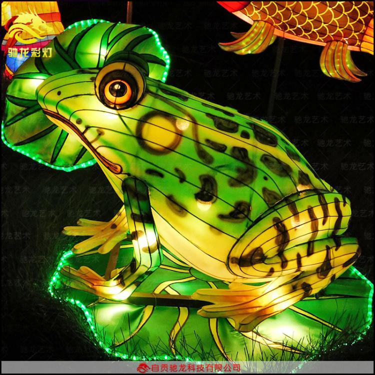青蛙造型灯笼动物昆虫异形铁艺布面彩灯自贡灯会灯展制作公司