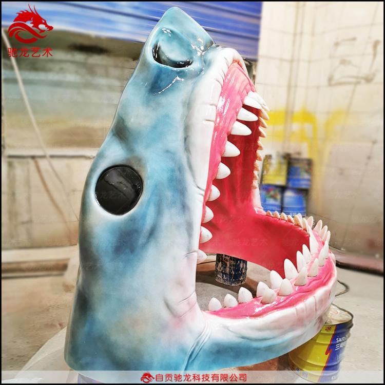 大型拍照鲨鱼头玻璃钢雕塑定制树脂商场海鲜美陈装置室外防水景观公司