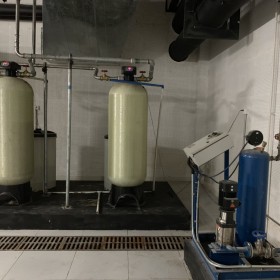 软化水设备 全自动钠离子交换器 自动软水机厂家 成都净水设备 离子交换软水器厂家