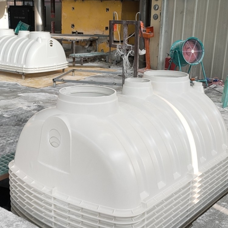 内江化粪池厂家出售玻璃钢化粪池2立方 模压化粪池农村厕所改造制定产品