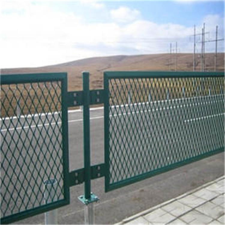 高速公路双边丝护栏网 绿色浸塑围栏 1.8米*3米 可定制