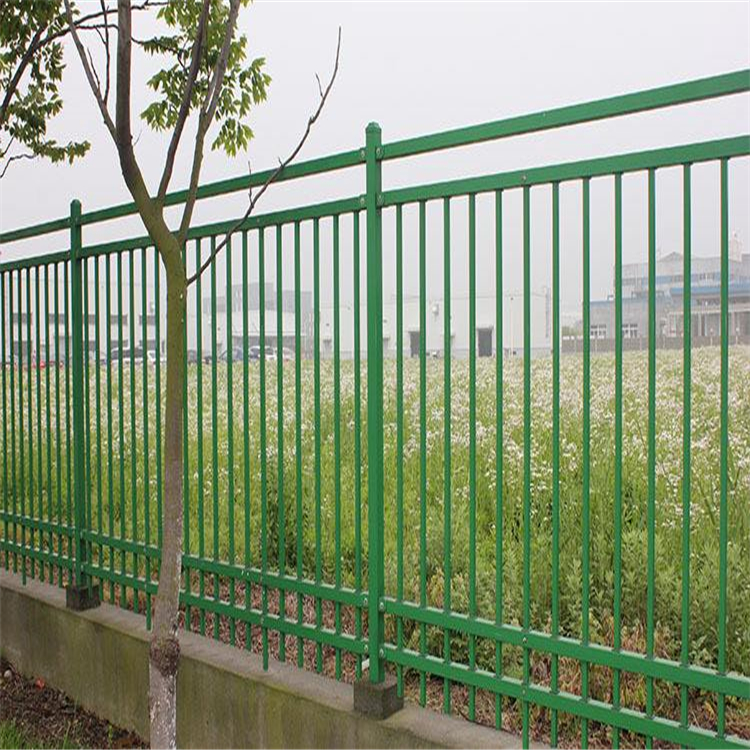 四川锌钢围栏新钢铁艺护栏学校厂区围墙围栏小区绿化草坪锌钢护栏网