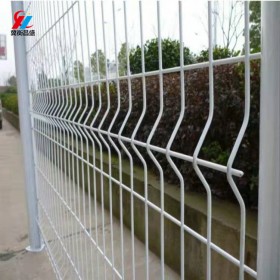 云贵川成都小区厂区学校桃型护栏高速公路带边框护栏网铁丝生产厂家