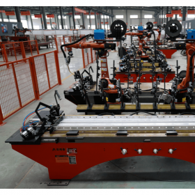 铝膜板焊接工作站-双机器人（进口）+双工位