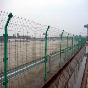 欧泰 高速公路双边丝护栏网  小区围栏网圈地养殖浸塑铁丝网