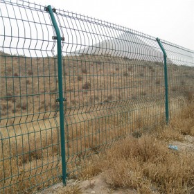 双边丝护栏网果园防护双边丝网框架护栏网高速公路护栏公路隔离网
