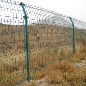双边丝护栏网 家禽果园圈地包塑围栏网 公路隔离防护