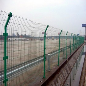 双边丝护栏网 家禽果园圈地包塑围栏网 公路隔离防护可加工定制