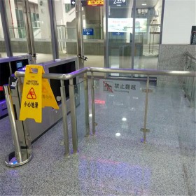 四川地铁站玻璃栏杆 地铁玻璃安全围栏 不锈钢玻璃护栏
