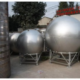 304不锈钢球形水箱 批发定做镀锌槽钢底座储存水箱厂家供应