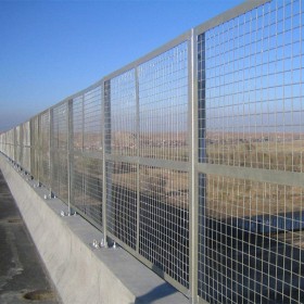 供应热侵锌层框架护栏网 桥梁护栏网 厂家定制