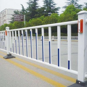 四川成都 市政护栏网 交通分流隔离栏 防撞护栏