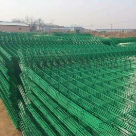 成都护栏网厂家金属焊接围栏网小区隔离防护网