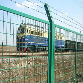 铁路线防护围栏 铁路护栏网厂家 浸塑铁路护栏