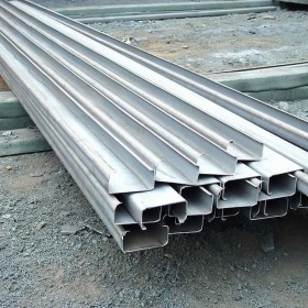 C字型檀条批量出售 建筑工程高强度多用途冷轧镀锌钢结构C型钢