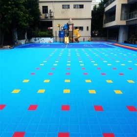 供应塑料pp拼接地板悬浮式拼装地板 幼儿园运动地板防滑地板