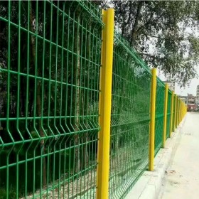 边境隔离防护网 公路护栏网 双边护栏网厂家