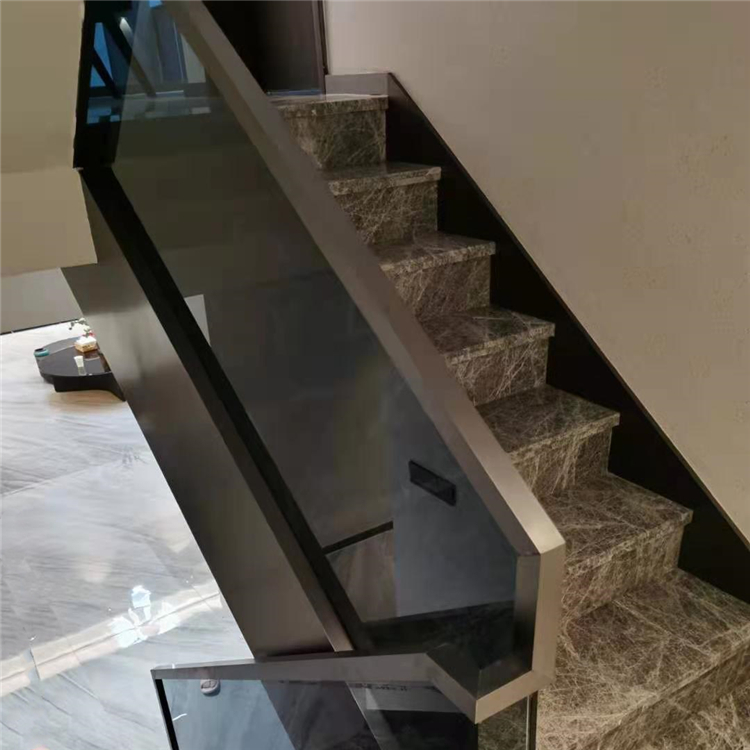 青羊区室内楼梯定制 不锈钢玻璃扶手直梯 简易型楼梯 优质扶手 厂家上门定制