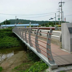 四川不锈钢复合管护栏厂家直销不锈钢桥梁护栏 防撞桥梁栏杆