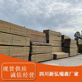 四川防腐木栈道 园林景观户外栅栏直销 防腐木屋定制一平方米价格