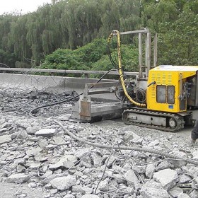 工程建筑破碎 灌注桩设破碎 大型破桩 混凝土破桩头 公路桩基头破碎 桥梁桩基破碎 桩基破碎