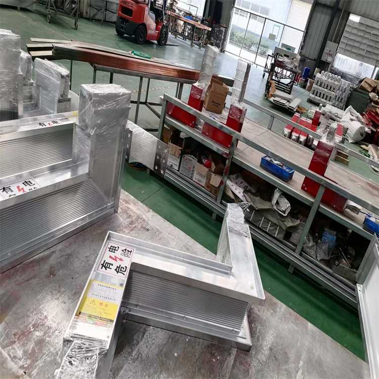 夏宇母线槽制造 精选厂家 400-5000A封闭式母线 质量保证