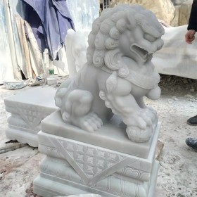 汉白玉石狮子摆件 家用庭院别墅公司大门口石材雕刻