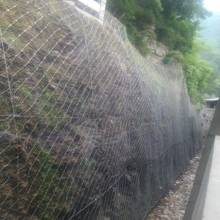 厂价供应边坡防护网 热镀锌钢丝网护山网自然灾害防护网