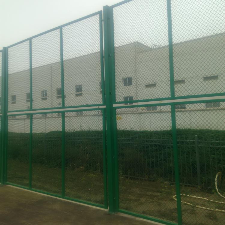 四川运动场篮球场围栏网 车间勾花网 围栏网 隔离防护网