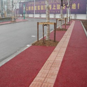 四川省宜宾市透水地坪 彩色透水混凝土地坪材料批发  透水地坪生产厂家 生态透水砼粘接剂  现场施工免费指导 量大送货到工地